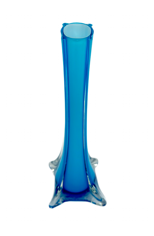 Whiteblue flowerbase milk grass